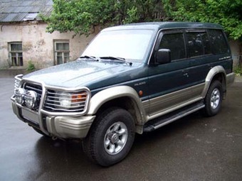 1996 Mitsubishi Pajero Photos