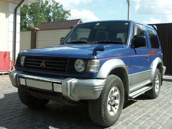 1996 Mitsubishi Pajero Photos