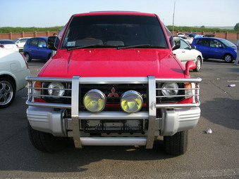 1996 Mitsubishi Pajero Pictures