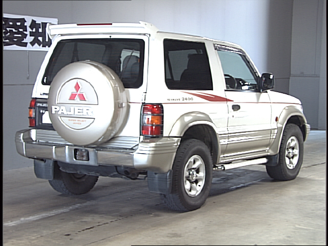 1996 Mitsubishi Pajero Pictures
