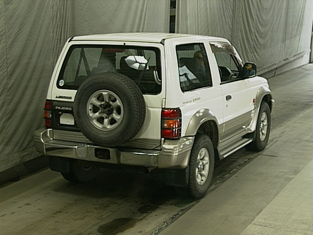1996 Mitsubishi Pajero Pictures