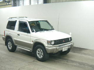 1996 Mitsubishi Pajero Pictures