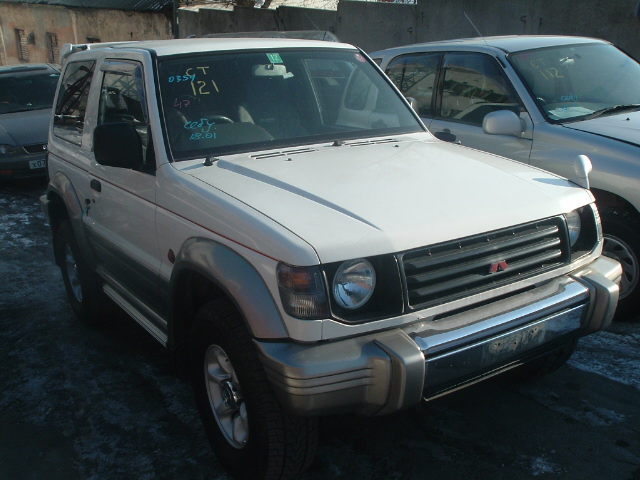 1996 Mitsubishi Pajero Pictures