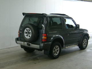 1996 Mitsubishi Pajero Pictures