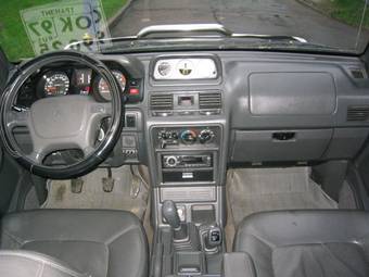 1996 Mitsubishi Pajero Photos