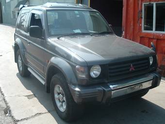 1996 Mitsubishi Pajero Pictures