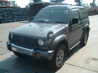 1996 Mitsubishi Pajero Photos