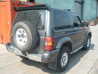 1996 Mitsubishi Pajero Pictures