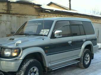 1996 Mitsubishi Pajero Pictures