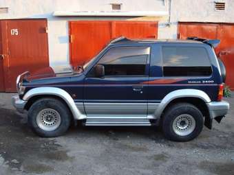 1996 Mitsubishi Pajero Photos