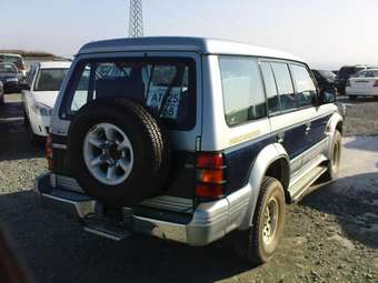 1996 Mitsubishi Pajero Pictures