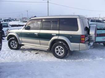 1996 Mitsubishi Pajero Photos