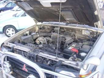 1996 Mitsubishi Pajero Photos