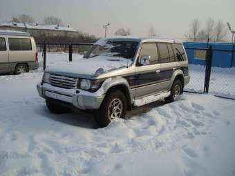 1996 Mitsubishi Pajero Pictures