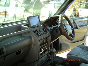 1996 Mitsubishi Pajero Photos