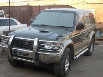 1996 Mitsubishi Pajero Pictures