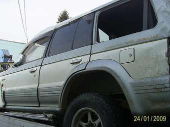 1996 Mitsubishi Pajero Photos