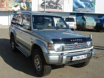 1996 Mitsubishi Pajero Pictures