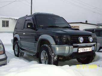 1996 Mitsubishi Pajero Photos