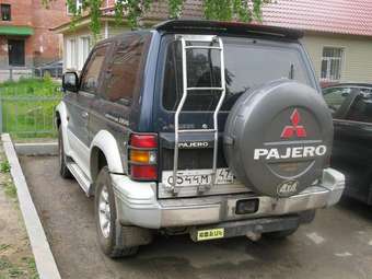 1996 Mitsubishi Pajero Pictures