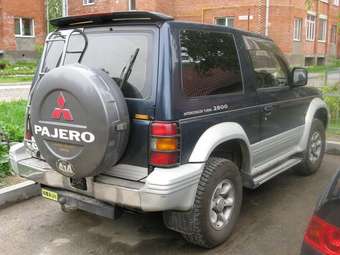 1996 Mitsubishi Pajero Pictures