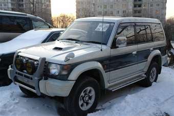 1996 Mitsubishi Pajero Photos