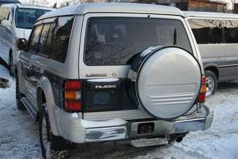 1996 Mitsubishi Pajero Photos