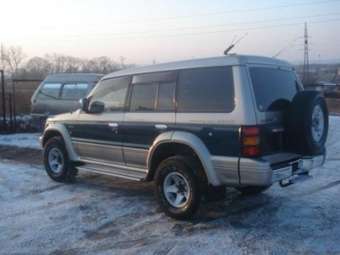 1996 Mitsubishi Pajero Photos