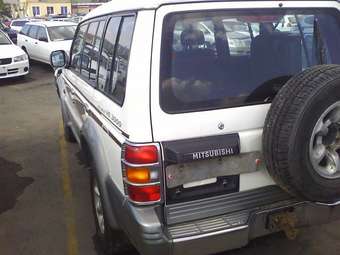 1996 Mitsubishi Pajero Photos