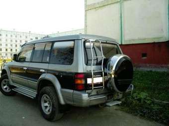1996 Mitsubishi Pajero Pictures