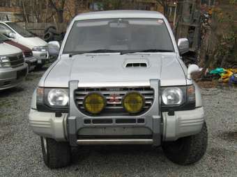 1996 Mitsubishi Pajero Pictures