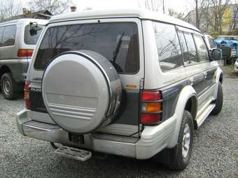 1996 Mitsubishi Pajero Photos