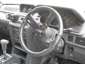 1996 Mitsubishi Pajero Pictures