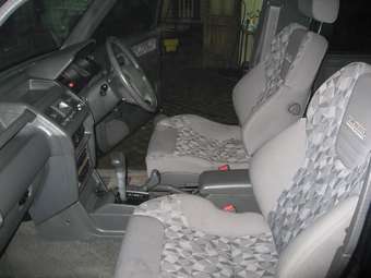 1996 Mitsubishi Pajero Pictures