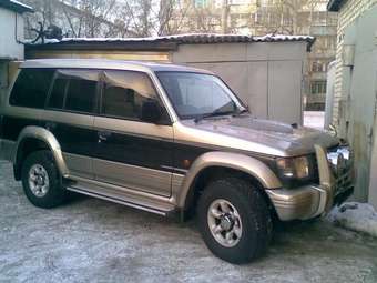 1996 Mitsubishi Pajero Images