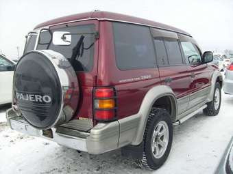 1996 Mitsubishi Pajero Photos