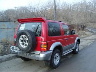 1996 Mitsubishi Pajero Photos