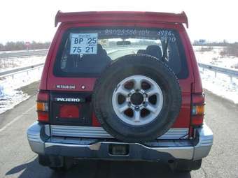 1996 Mitsubishi Pajero Pictures