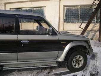 1996 Mitsubishi Pajero Pictures