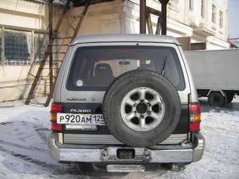 1996 Mitsubishi Pajero Pictures
