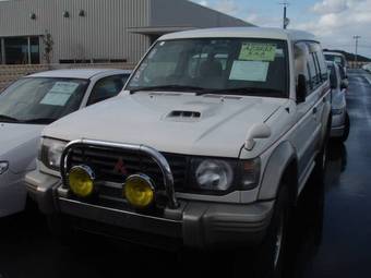 1996 Mitsubishi Pajero Photos