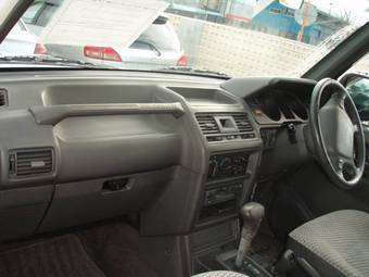 1996 Mitsubishi Pajero Pictures