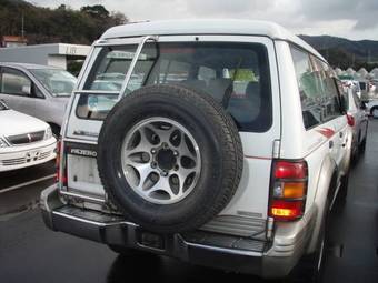 1996 Mitsubishi Pajero Photos