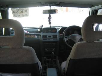 1996 Mitsubishi Pajero Photos