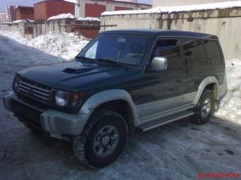 1996 Mitsubishi Pajero Pictures