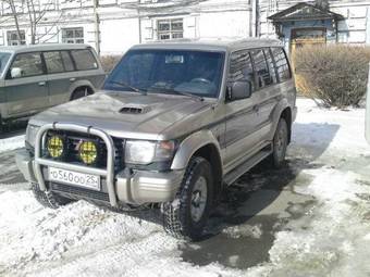 1996 Mitsubishi Pajero Photos