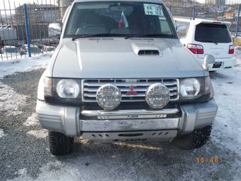 1996 Mitsubishi Pajero Photos