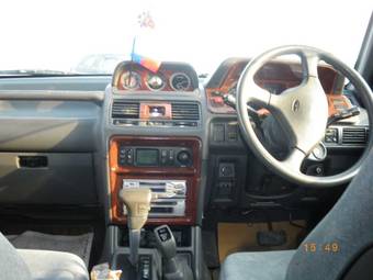 1996 Mitsubishi Pajero Photos