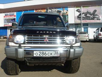 1996 Mitsubishi Pajero Photos