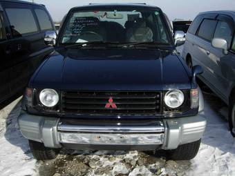 1996 Mitsubishi Pajero Images